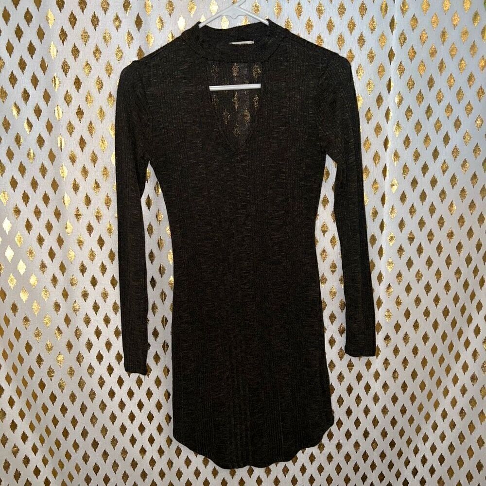 Short Sweater dress with keyhole cut out size S